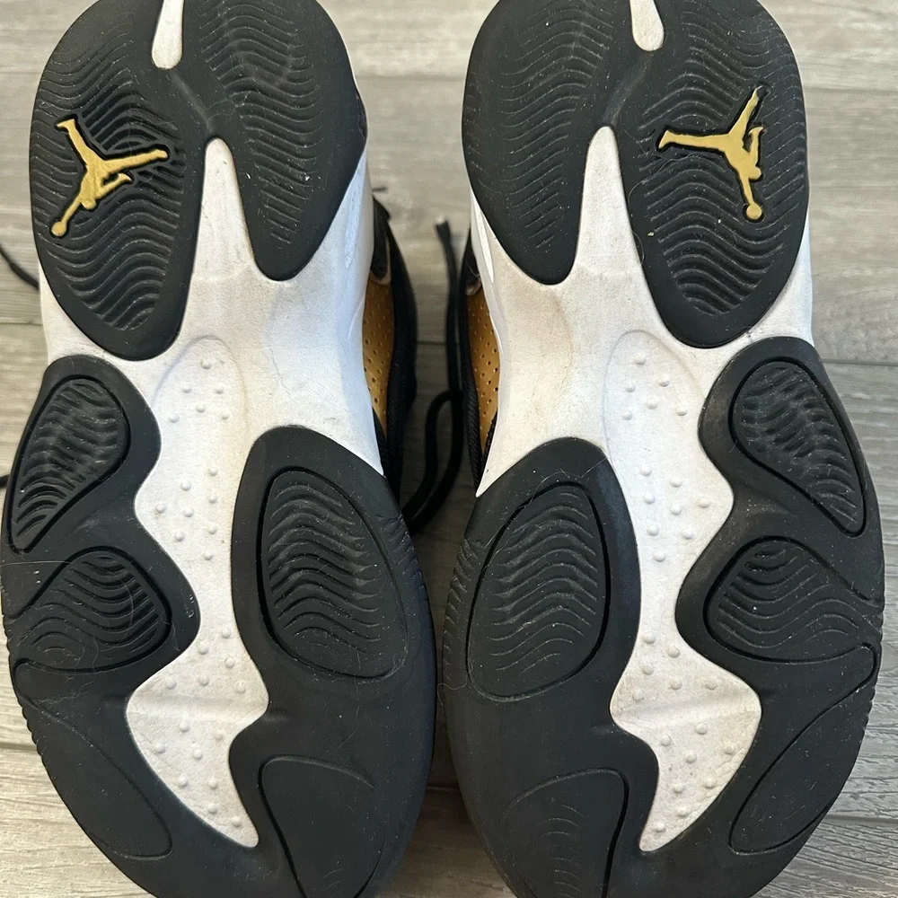 Nike Jordan Max Aura boys basketball shoes size 6.5Y